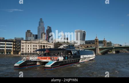 Ferry Uber sur la Tamise, Londres Banque D'Images