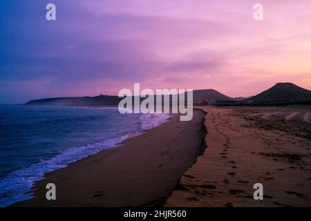 Lever du soleil sur la plage à Todos Santos, Mexique Banque D'Images