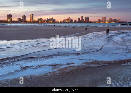 Le quartier de Lincoln Park, vu de N Avenue Beach, Chicago. Banque D'Images