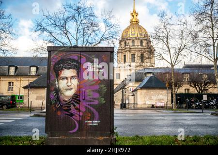 L'artiste français de rue C215 pulvérise les visages d'environ 20 compagnons de la libération dans des boîtes aux lettres ou des boîtes électriques autour des Invalides à Paris, en France, le 31 janvier 2022, avant l'ouverture en février 7 d'une exposition de ses créations au Musée de l'ordre de la libération.Photo de Denis Prezat/avenir photos/ABACAPRESS.COM Banque D'Images