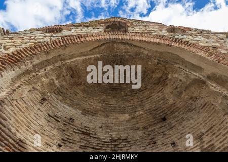 Gros plan sur l'église de Saint Sofia également appelée Old Bishopric dans la station de Nesebar sur la côte de la mer Noire, située dans la province de Burgas, Bulgarie Banque D'Images