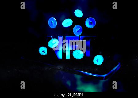 Lettrage NFT pour jeton non fongible avec pièces Ethereum avec fond flou.3d rendu Banque D'Images