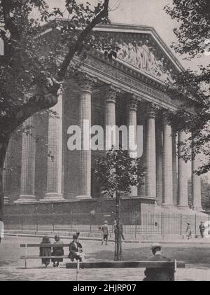 Entrée à la Madeleine, l'église la plus à la mode de Paris. Paris (1923) Banque D'Images