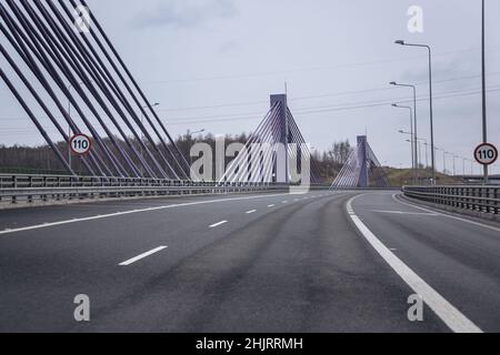 Pont de route à Mszana sur l'autoroute A1 officiellement nommée Amber Highway en Pologne, près de la frontière entre la Pologne et la République tchèque Banque D'Images