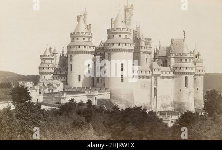 Antique vers 1890 photographie du Château de Pierrefonds à Pierrefonds, France.SOURCE: PHOTOGRAPHIE ORIGINALE D'ALBUMINE Banque D'Images