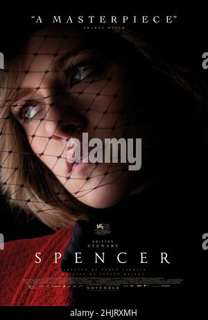 Spencer (2021) dirigé par Pablo Larraín et mettant en vedette Kristen Stewart, Timothy Spall et Jack Nielen.Durant ses vacances de Noël avec la famille royale au domaine de Sandringham à Norfolk, en Angleterre, Diana Spencer, aux prises avec des problèmes de santé mentale, décide de mettre fin à son mariage de dix ans avec le Prince Charles. Banque D'Images