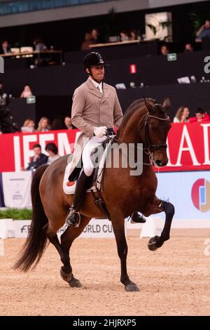Daniel Martin Dockx (ESP) avec Manchego ARB (PRE) lors de la coupe du monde de la FEI de Longines 2019 le 30 2019 novembre à la semaine du cheval de Madrid, Espagne Banque D'Images