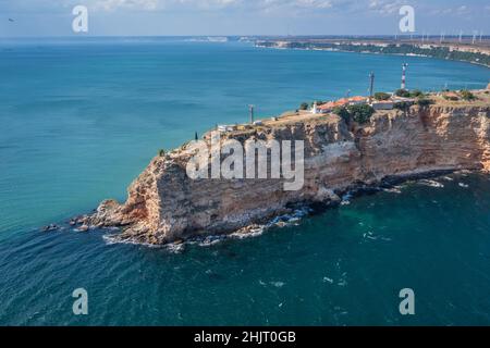 Photo de drone du cap de Kaliakra dans la région du sud de Dobruja, sur la côte nord de la mer Noire en Bulgarie Banque D'Images