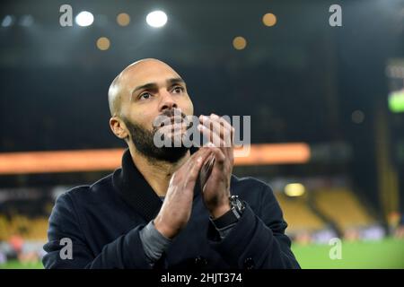 Carl Ikeme, ancien gardien de but de Wolves, à Wolverhampton Wanderers, au stade Molineux, suite à son combat d'une année contre la leucémie aiguë 25/11/2018 - Premier League anglaise Banque D'Images