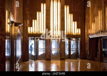 New York City, New York, États-Unis - 12 août 2019 : intérieur de l'entrée du bâtiment Chrysler, NYC. Banque D'Images