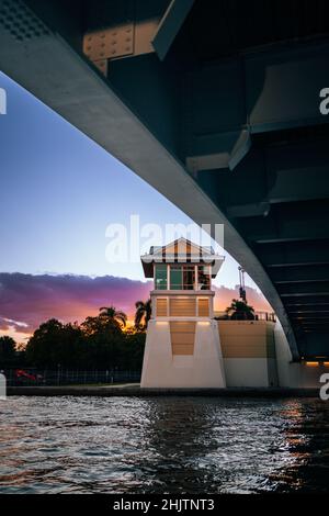 nouveau stand de contrôle de pont de la rivière miami Banque D'Images