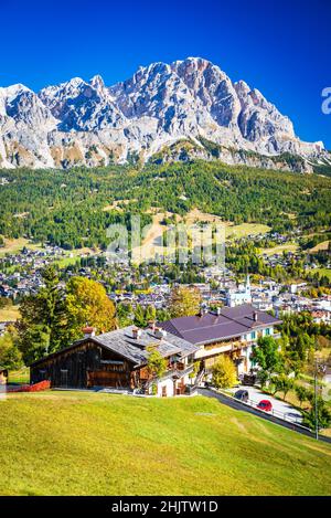 Cortina d'Ampezzo, également connue sous le nom de la Perle des Dolomites, Italie, Europe Banque D'Images