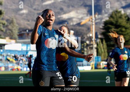 Lecco, Italie.30th janvier 2022.Italie, Lecco, jan 30 2022: Ajara Nchout (Inter Striker) marque et célèbre le but 1-0 à 72' pendant le match de football FC INTER vs JUVENTUS, QF 1st LEG femmes Coppa Italia au stade Lecco (Credit image: © Fabrizio Andrea Bertani/Pacific Press via ZUMA Press Wire) Banque D'Images