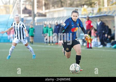 Lecco, Italie.30th janvier 2022.Italie, Lecco, jan 30 2022: Tatiana Bonetti (Inter Striker) court le terrain dans la deuxième moitié pendant le match de football FC INTER vs JUVENTUS, QF 1st LEG femmes Coppa Italia au stade Lecco (Credit image: © Fabrizio Andrea Bertani/Pacific Press via ZUMA Press Wire) Banque D'Images