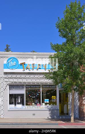 Le magasin Taffy dans le centre-ville pittoresque de cette station balnéaire populaire, Estes Park CO Banque D'Images