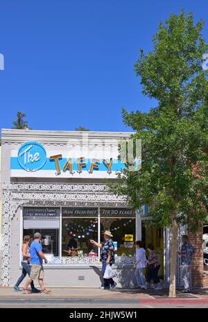 Le magasin Taffy dans le centre-ville pittoresque de cette station balnéaire populaire, Estes Park CO Banque D'Images