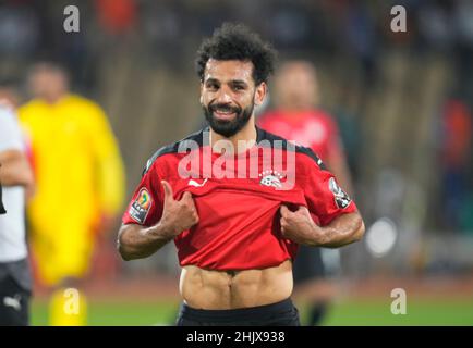 Yaoundé, Cameroun, 30 janvier 2022 : Mohamed Salah (capitaine) d'Égypte célébrant après la victoire du Maroc contre l'Égypte - coupe des nations d'Afrique au stade Ahmadou Ahidjo.Prix Kim/CSM. Banque D'Images