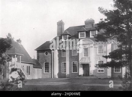 'The Chase,' Churt, près de Farnham, Surrey : entrée. Harold Falkner, architecte (1908) Banque D'Images