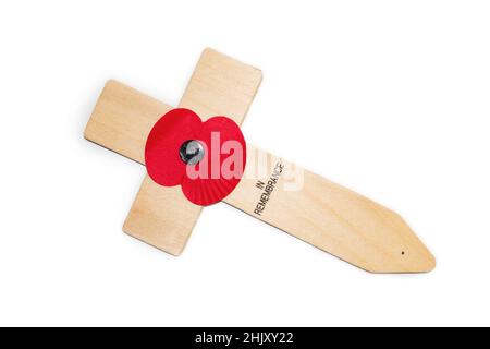 Coquelicot de la Légion royale britannique sur une croix en bois.En mémoire.Mémorial militaire de la première et deux guerres mondiales. Banque D'Images