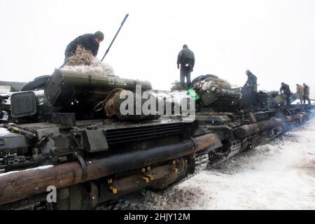 RÉGION DE KHARKIV, UKRAINE - le 31 JANVIER 2022 - des militaires de la brigade mécanisée des forces armées ukrainiennes de 92nd participent à un exercice, Kharkiv Regio Banque D'Images