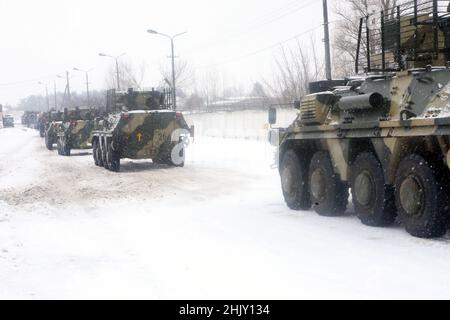 RÉGION DE KHARKIV, UKRAINE - 31 JANVIER 2022 - les véhicules de la brigade mécanisée des forces armées ukrainiennes de 92nd sont photographiés lors d'un exercice, KH Banque D'Images