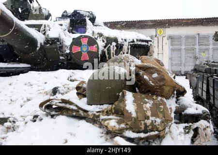 RÉGION DE KHARKIV, UKRAINE - LE 31 JANVIER 2022 - l'équipement est photographié lors d'un exercice de la Brigade mécanisée des Forces armées ukrainiennes de 92nd, Kharkiv Reg Banque D'Images