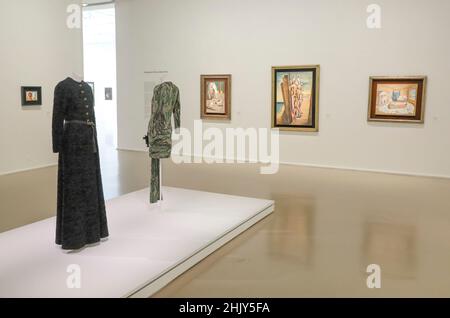 YVES SAINT LAURENT AU MUSÉE D'ART MODERNE DE PARIS Banque D'Images