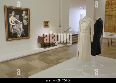 YVES SAINT LAURENT AU MUSÉE D'ART MODERNE DE PARIS Banque D'Images