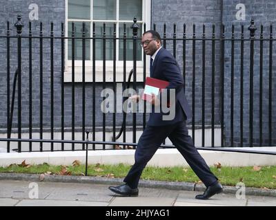 Londres, Royaume-Uni.1st févr. 2022.Le secrétaire d'entreprise Kwasi Kwarteng arrive pour la réunion hebdomadaire du Cabinet au n° 10 Downing Street.Credit: Uwe Deffner/Alay Live News Banque D'Images