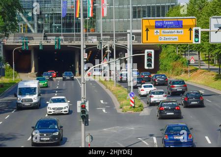 Einfahrt Rheinufertunnel, Düsseldorf, Nordrhein-Westfalen, Deutschland Banque D'Images