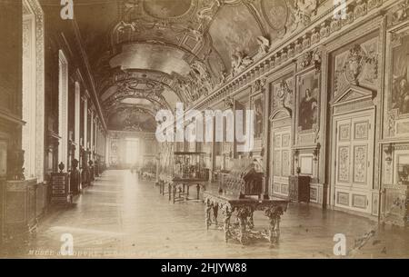 Photographie antique vers 1890 de la Galerie d'Apollon au Palais du Louvre, Paris, France.SOURCE: PHOTOGRAPHIE ORIGINALE D'ALBUMINE Banque D'Images