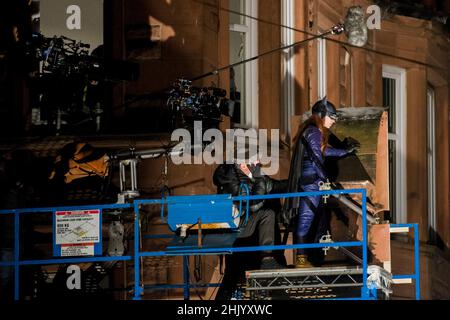 La combinaison Batgirl est repérée lors du tournage de « Batgirl » à Glasgow, car Glasgow est un stand pour Gotham City.Crédit: Euan Cherry Banque D'Images