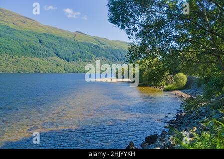 Loch Lomond au point de vue de Firkin, près de Luss.Loch Lomond et parc national de Trossachs, West Dumbartonshire, Écosse, Royaume-Uni Banque D'Images