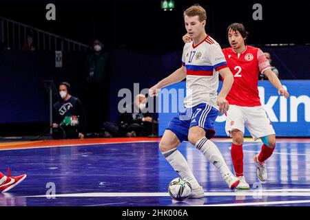 AMSTERDAM, PAYS-BAS - FÉVRIER 1 : Anton Sokolov, de Russie, Chaguinha, de Géorgie, lors du match de quart de finale de l'Euro 2022 du Futsal masculin entre la Russie et la Géorgie au Ziggo Dome, le 1 février 2022 à Amsterdam, pays-Bas (photo de Jeroen Meuwsen/Orange Pictures) Banque D'Images