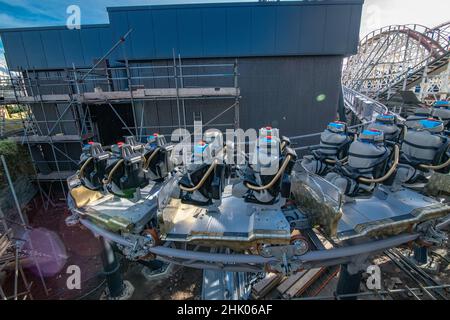 Icône à Pleasure Beach Blackpool Testing avant qu'il ait été ouvert au public, moins la voiture avant ou zéro et avec les nuls de l'eau, Mack manèges Coaster Banque D'Images