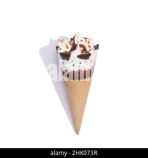 Crème glacée isolée sur fond blanc avec espace de copie. Banque D'Images