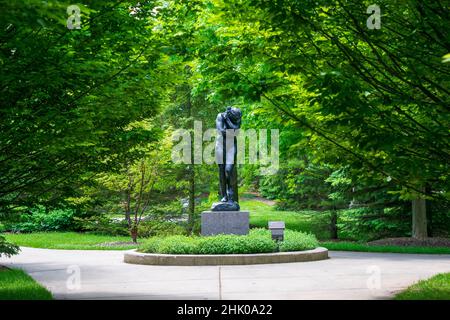 Grand Rapids, MI USA - 30 mai 2016 : œuvres d'art introspectives Meijer Gardens Park Banque D'Images