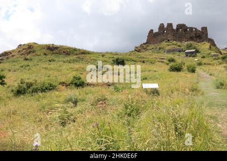 Forteresse d'Amberd près du MontAragats, Arménie Banque D'Images