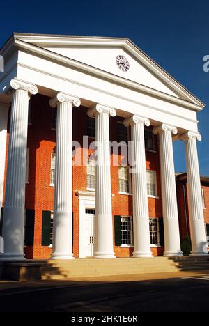 Le Lyceum, l'un des plus anciens bâtiments du campus de l'Université du Mississippi Banque D'Images