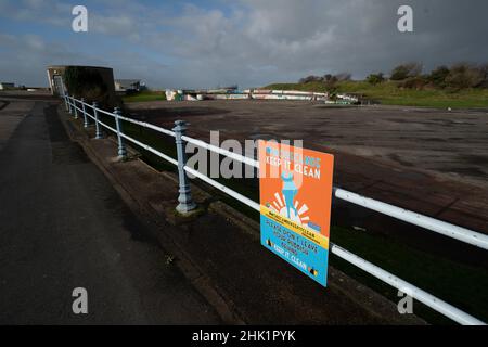 Morecambe, Royaume-Uni, 01/02/2022, le site du projet Eden Nord proposé est vu à Morecambe comme le projet a fait un pas de plus vers la réalité après que les conseillers du Lancashire ont accordé la permission de planification pour l'éco-attraction de £125m.Eden Project North, qui serait construit dans des dômes géants et transparents sur la promenade de Morecambe, est présenté au gouvernement comme une initiative « prête à démarrer » qui pourrait aider à stimuler la ville côtière privée de Morecambe, au Royaume-Uni.Crédit : Jon Super/Alay Live News. Banque D'Images