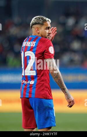 BARCELONE - JAN 29: Mateus Pereira en action pendant le match Primera RFEF entre le FC Barcelone B et Real Madrid Castilla au Johan Cruyff Stadiu Banque D'Images