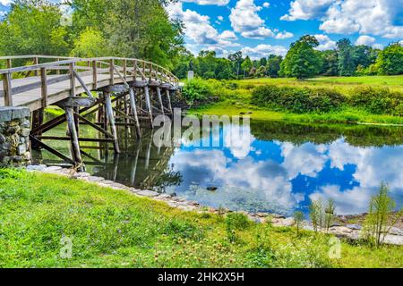 Old North Bridge Concord River minute Man National Historical Park American Revolution Monument Massachusetts première bataille American Revolution. Statue Banque D'Images