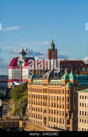 Suède, Vastragotland et Bohuslan, Göteborg, ville en direction du bâtiment Goteborgs-Utkiken, le Lipstick, coucher de soleil Banque D'Images