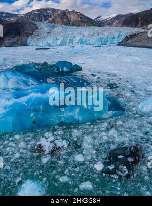 USA, Alaska, vue aérienne de la glace bleue du Glacier LeConte face à l'est de Saint-Pétersbourg Banque D'Images