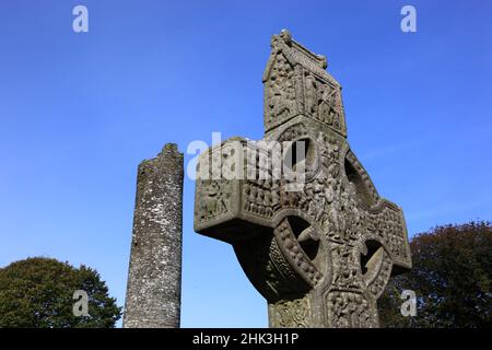 Muiredach-Kreuz, Cros Mhuiredaigh, Keltenkreuz, Rundturm, Hochkreuz Kreuz von Muiredach, Mainistir Bhuithe, Monasterboice, eine Klosterruine der IROS Banque D'Images