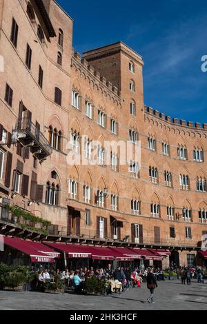 Piazza del Campo, Sienne, Toscane, Italie. Banque D'Images