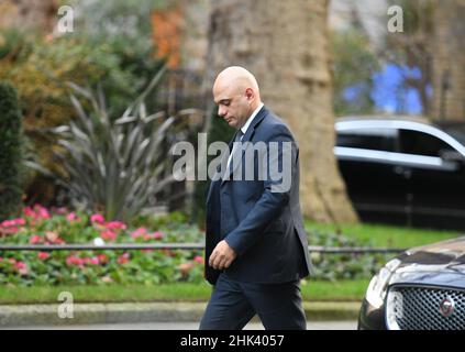 Downing Street, Londres, Royaume-Uni.1 février 2022.Le député de Sajid Javid, secrétaire d'État à la Santé et aux soins sociaux, arrive à Downing Street pour une réunion hebdomadaire du cabinet.Crédit: Malcolm Park/Alay Banque D'Images