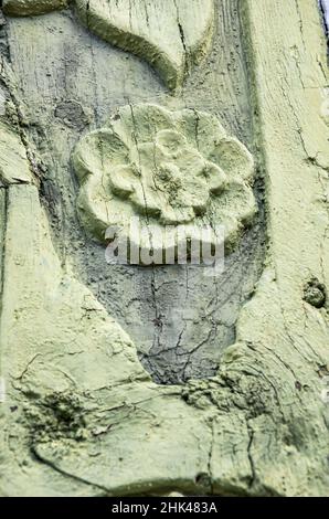 Sculpture florale sur bois à l'exemple d'un bâtiment historique à colombages à Bad Frankenhausen, Thuringe, Allemagne. Banque D'Images