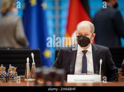 Berlin, Allemagne.02nd févr. 2022.Le chancelier OLAF Scholz (SPD) assiste à la réunion du Cabinet fédéral au bureau du chancelier.Credit: Kay Nietfeld/dpa-Pool/dpa/Alay Live News Banque D'Images