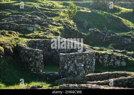 Ruines d'anciennes habitations en pierre à Castro de Santa Trega, Galice, Espagne Banque D'Images